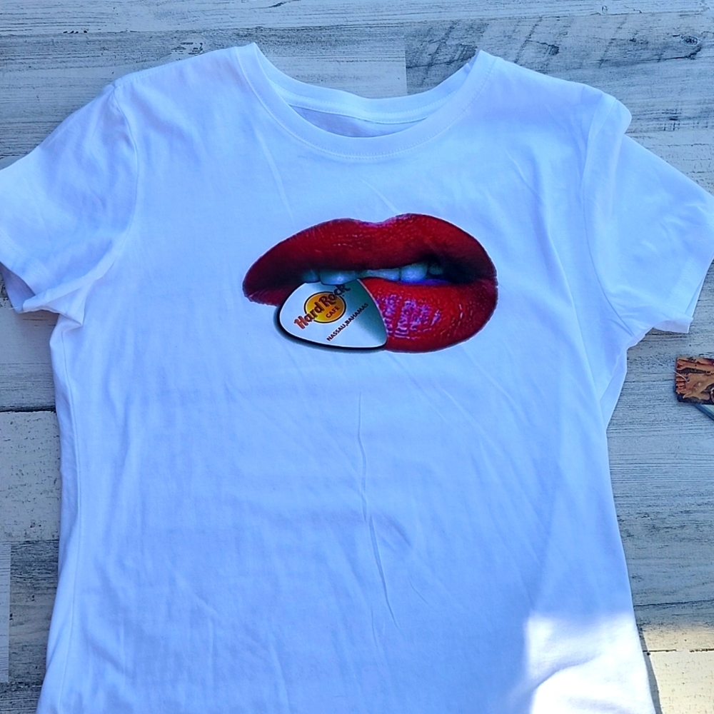 NWT HARD ROCK "BITE ME" T-SHIRT NASSAU, BAHAMAS - Picture 2 of 9